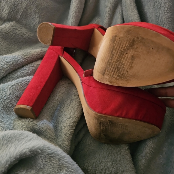 Shoe Dazzle Women's Red Platform Heels - Picture 13 of 15